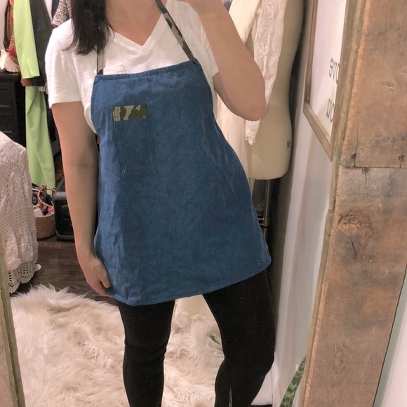 Small denim apron with camouflage trim handmade - Picture 1 of 3